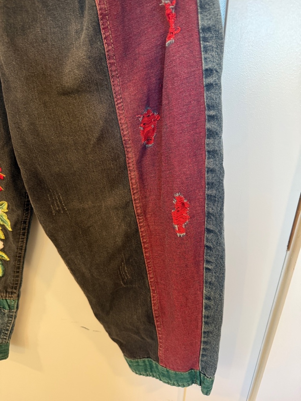 Boho Embroidered Patchwork Women's Jeans - Multicolor - Picture 5 of 7